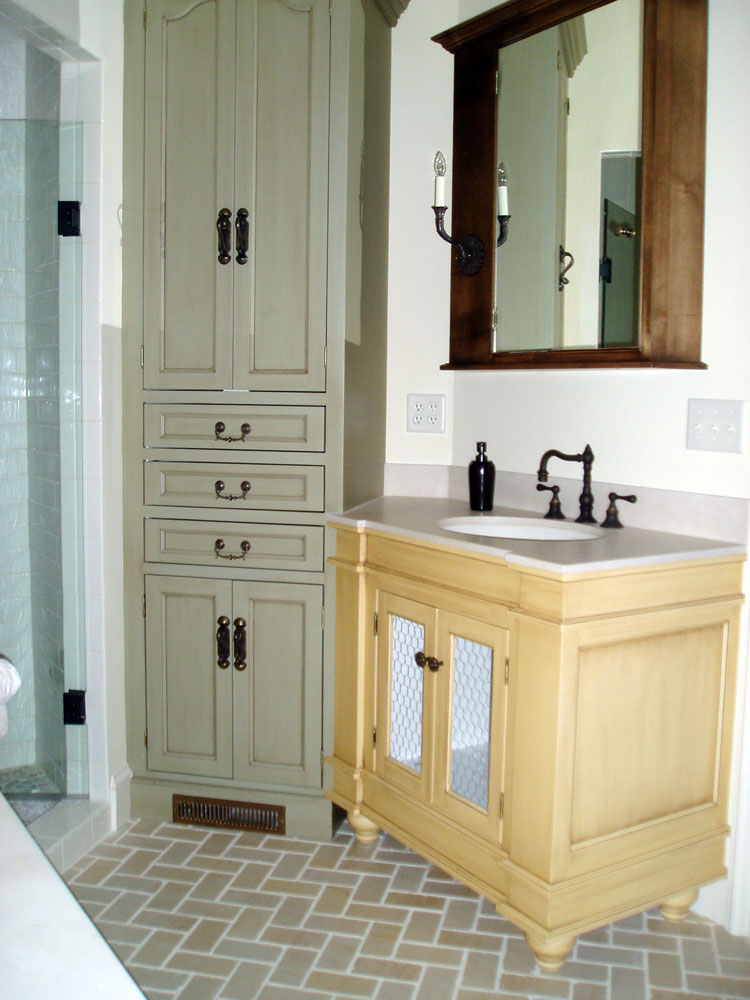 Small single-sink vanity & linen cupboard