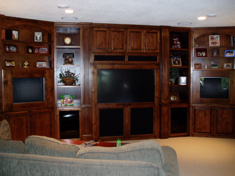 Entertainment center with multiple screens
