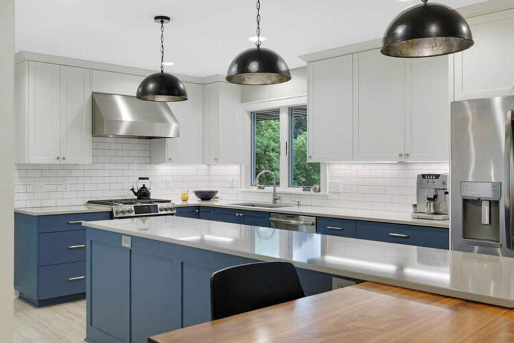 White upper/blue lower cabinets